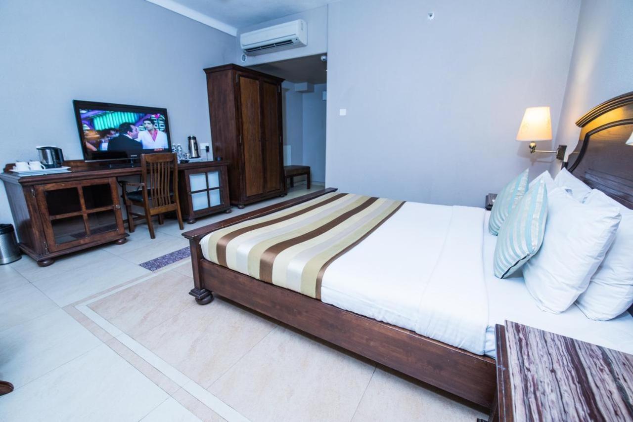 Hotel Neelam The Glitz Calangute Exterior foto